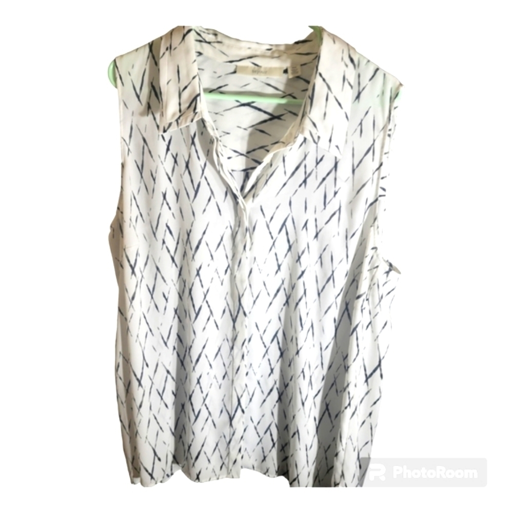 Sejour Blouse Sleeveless Keyhole Neck white and Black Geometric Pattern size 18w
